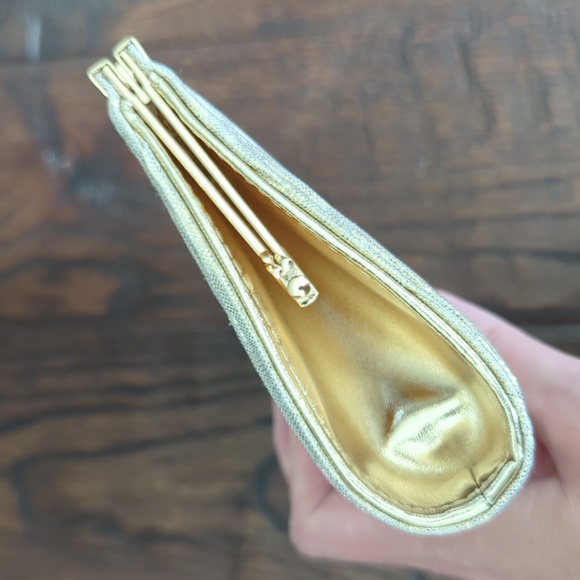 PAYLESS SHOES I Metallic Gold Clutch Pocketbook Purse with Bow Tie Metal Clasp - Picture 4 of 11